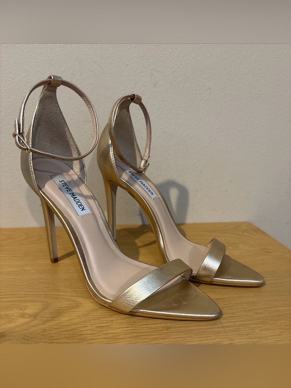 Steve Madden Sane Gold Leather High Heel Strap Sandals Heels Sz 7.5 7 1/2